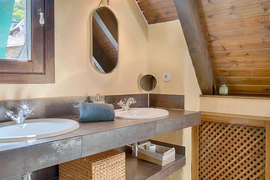 Saplan Real Estate Casa Izadi Lägenhet Bossòst Exteriör bild