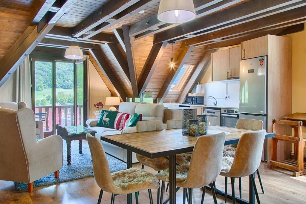 Saplan Real Estate Casa Izadi Lägenhet Bossòst Exteriör bild