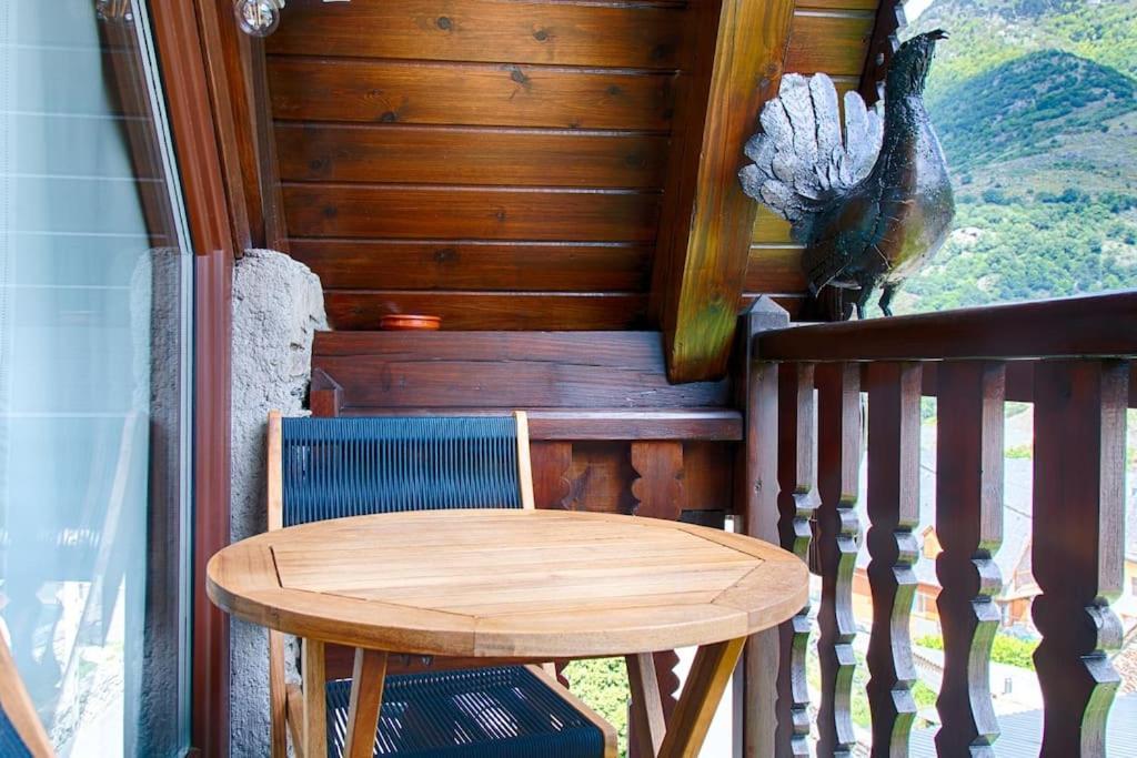Saplan Real Estate Casa Izadi Lägenhet Bossòst Exteriör bild